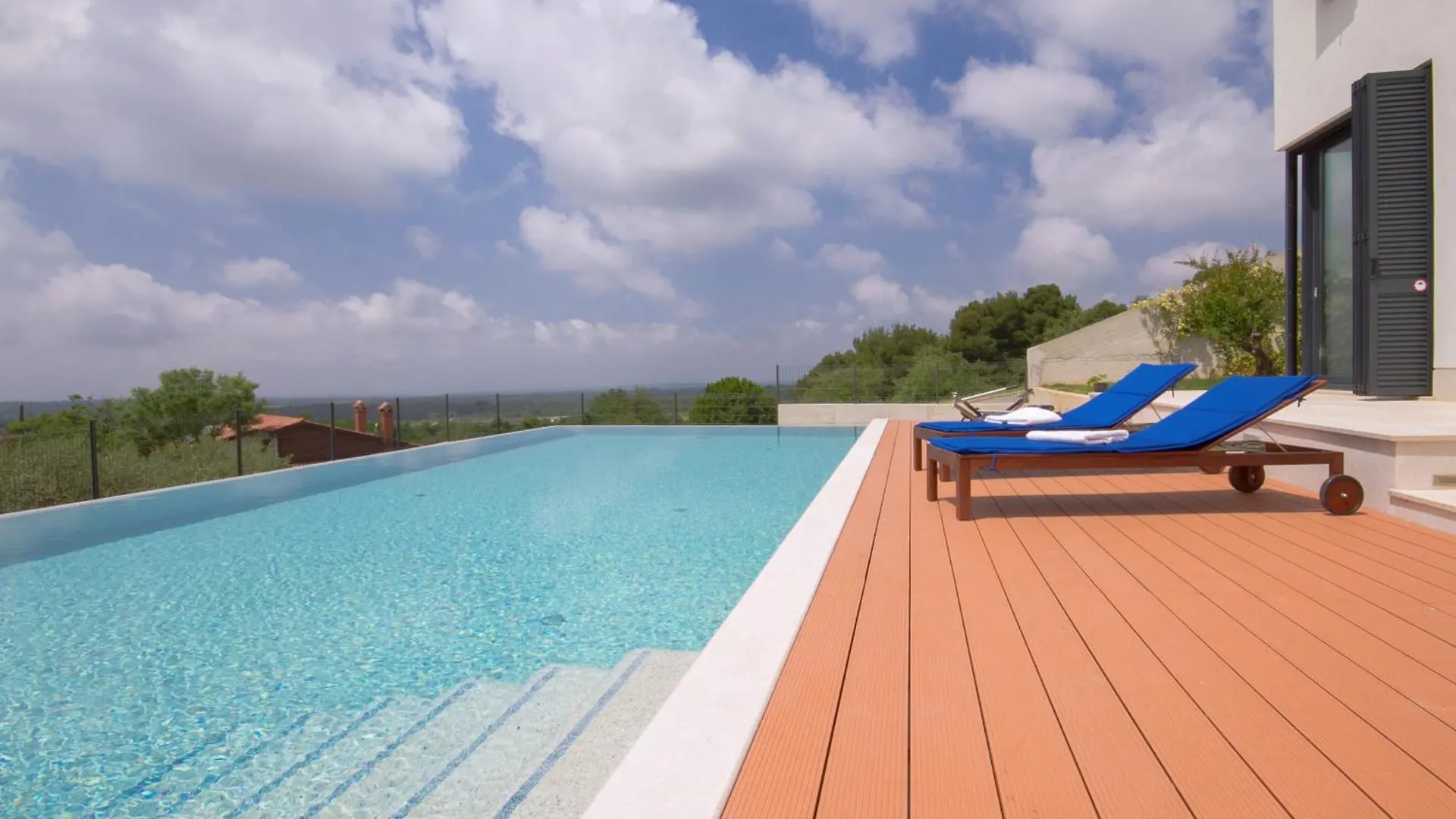 Modern Villa Anna With Outdoor Pool In Visnjan