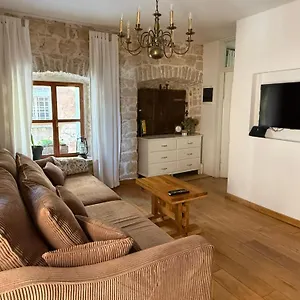 Di Piazza Apartment